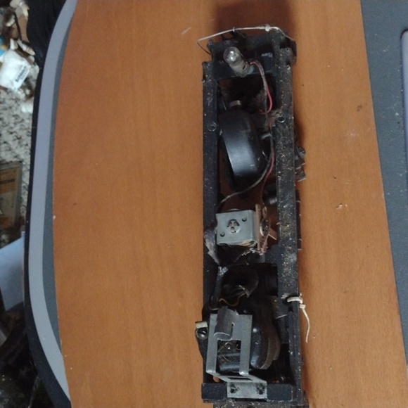 Lionel - Picture 1 of 2